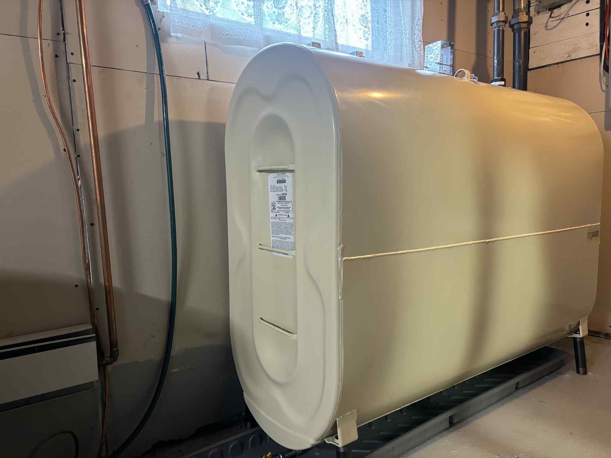 Oil tank installation